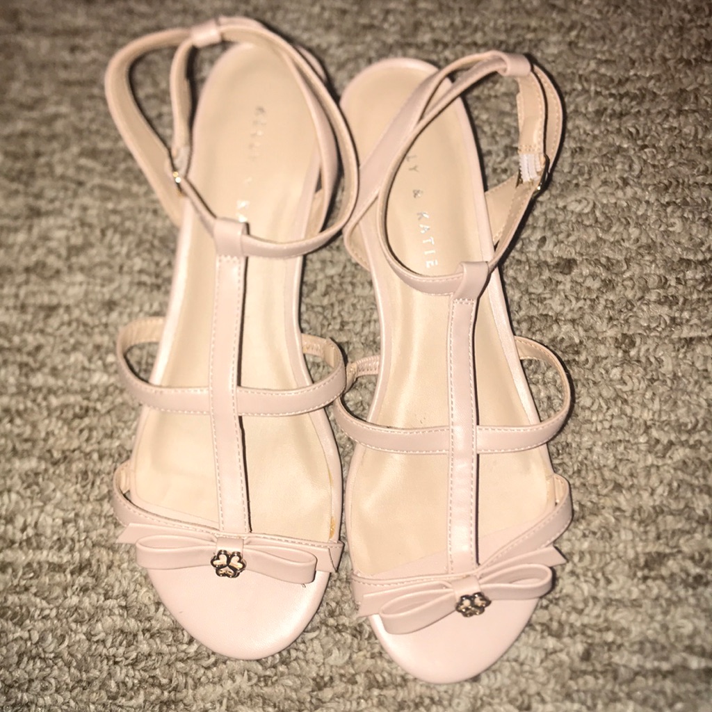 Brand New Kelly  Katie Heeled Sandals Size 95